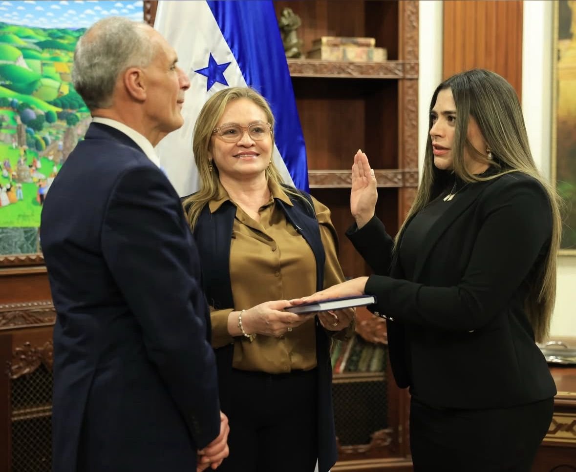 2f7d5bbc a4f6 4233 8866 b6d3f2351f4e