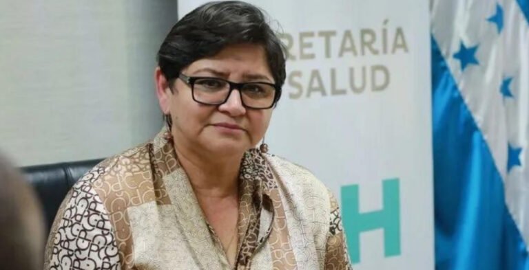Salud anula contrato otorgado por exministra Carla Paredes antes de dejar el cargo 2 Carla Paredes 1 3