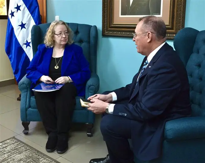 Honduras y EE.UU. refuerzan trabajo conjunto contra el crimen organizado 5 Embajada Seguridad.jpg