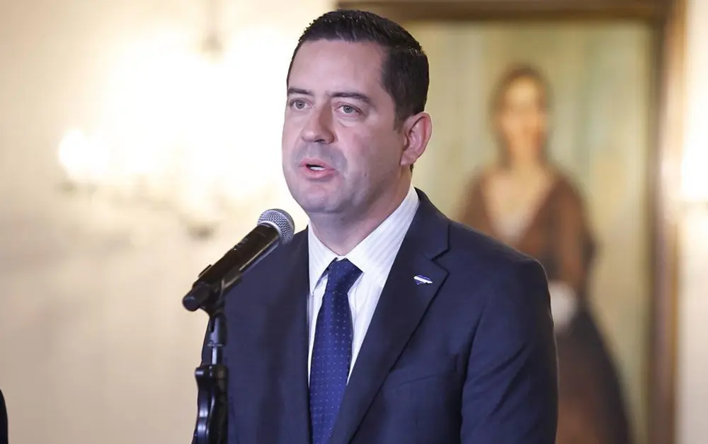 Gobierno niega alza de impuestos y proyecta $240 millones del FMI 3 Emilio Hernandez Hercules 200226.jpg