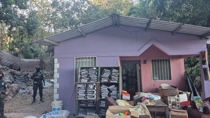 ATIC encuentra documentos oficiales en allanamientos de la Alcaldía de El Corpus 2 HBIP3OTakAATEVX