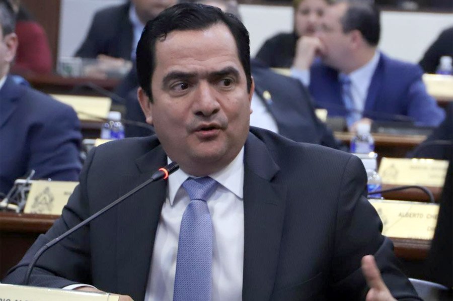 Diputado Mario Pérez defiende reforma que quita funciones a presidenta de la Corte 1 Mario Perez 1