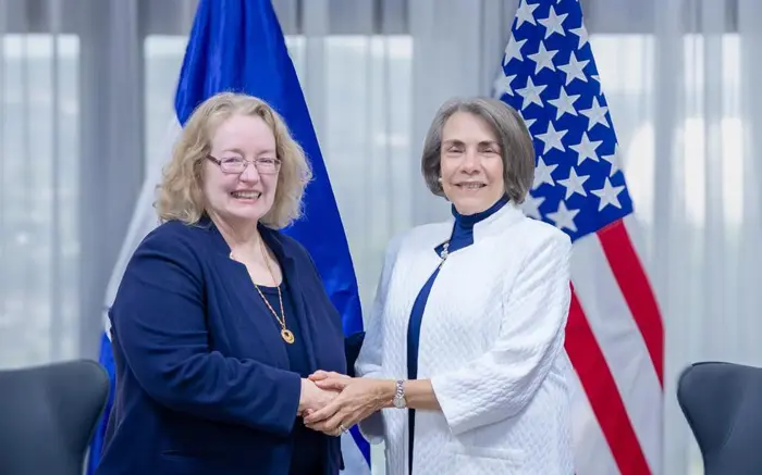 canciller y collen.jpg