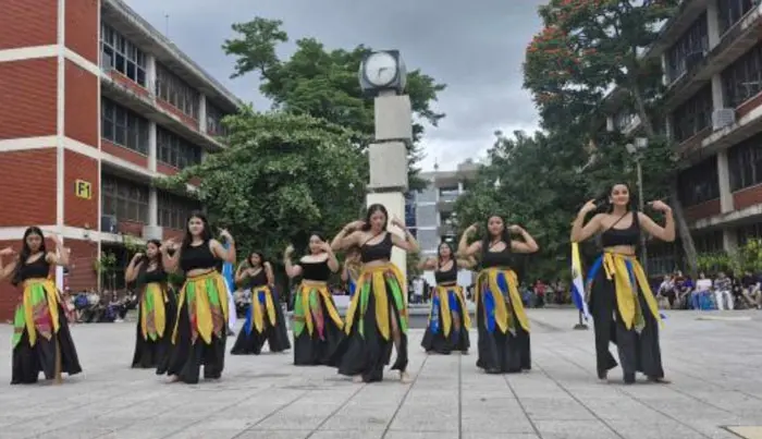UNAH impulsa nuevos certificados para quienes quieren explorar Artes y Danza 1 danza.jpg