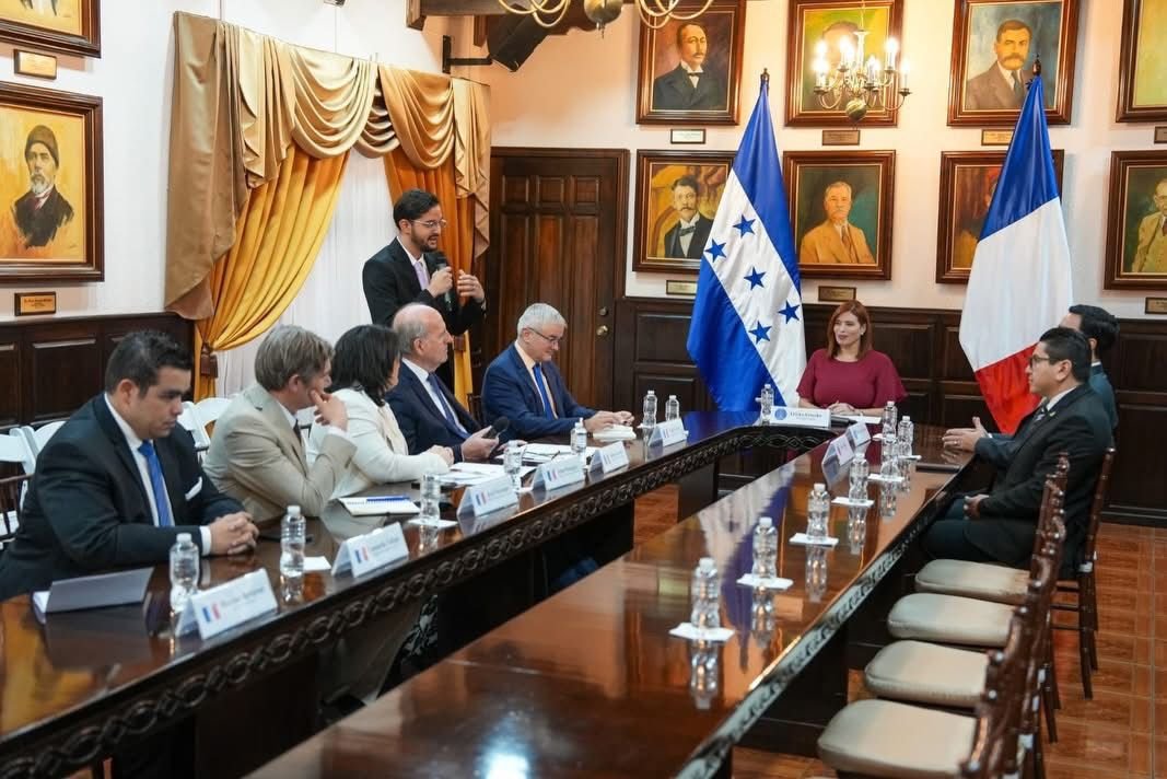 Francia y Honduras inauguran Grupo Parlamentario de Amistad en histórico encuentro legislativo 1 8a1f7acb 82fd 456b a131 dde4ab16b03b