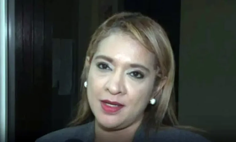 Ana Cardona 2.jpg