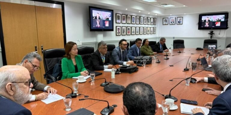 COHEP propone estrategias para proteger mercado de combustibles ante crisis internacional 19 Gobierno junto a empresarios y otros sectores buscan frenar impacto en combustibles por conflicto en Medio Oriente 1140x570 1