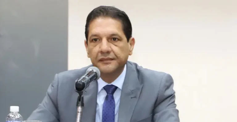 Mario Flores Urrutia.jpg 6