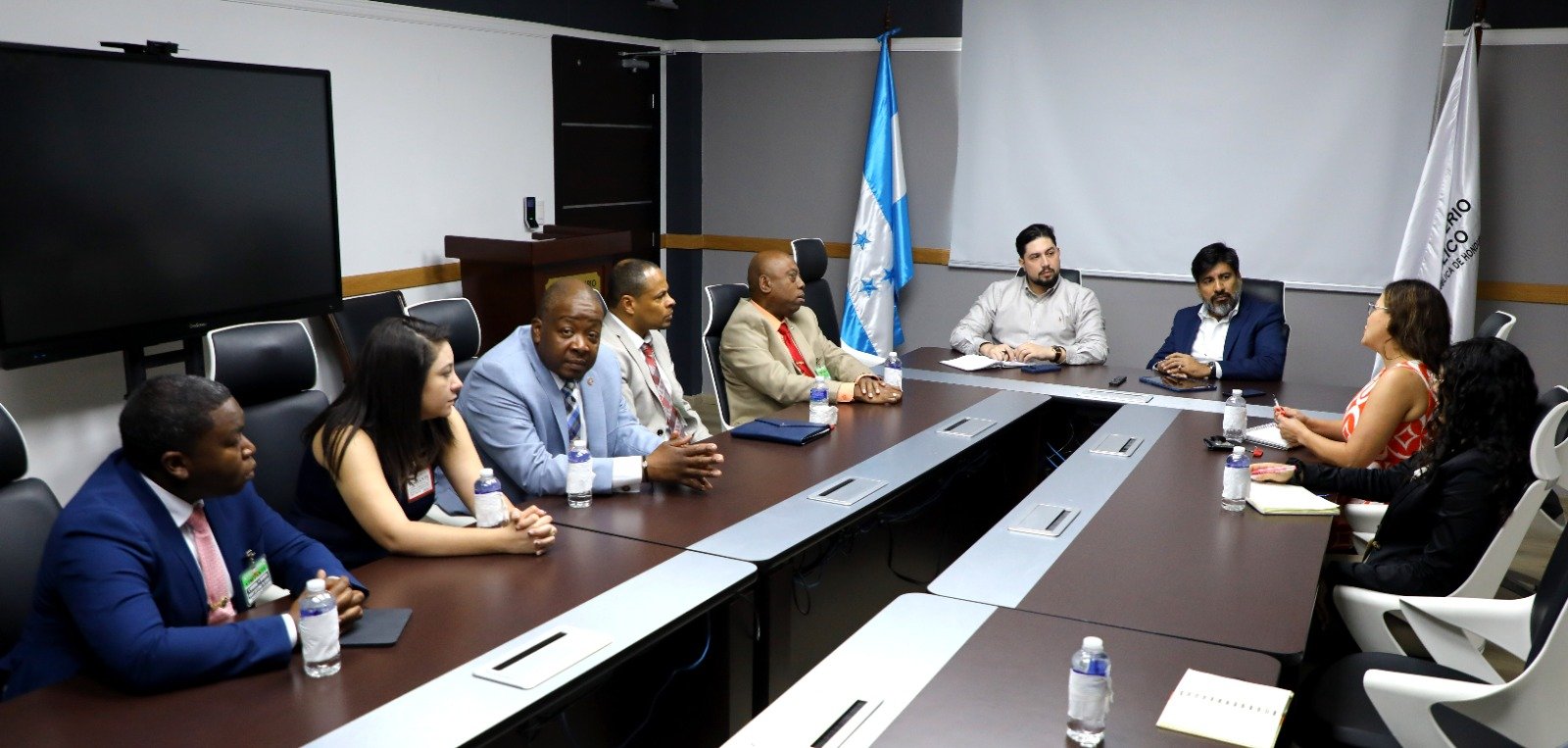 Fiscal general Johel Zelaya sostiene reunión con autoridades de la Policía de Nueva York 2 bf655fe9 9594 4759 af71 10a7bc616e38