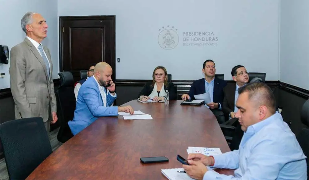 Asfura centraliza el comercio exterior con nueva oficina adscrita a Casa Presidencial 1 consejo de ministros 030326b.jpg